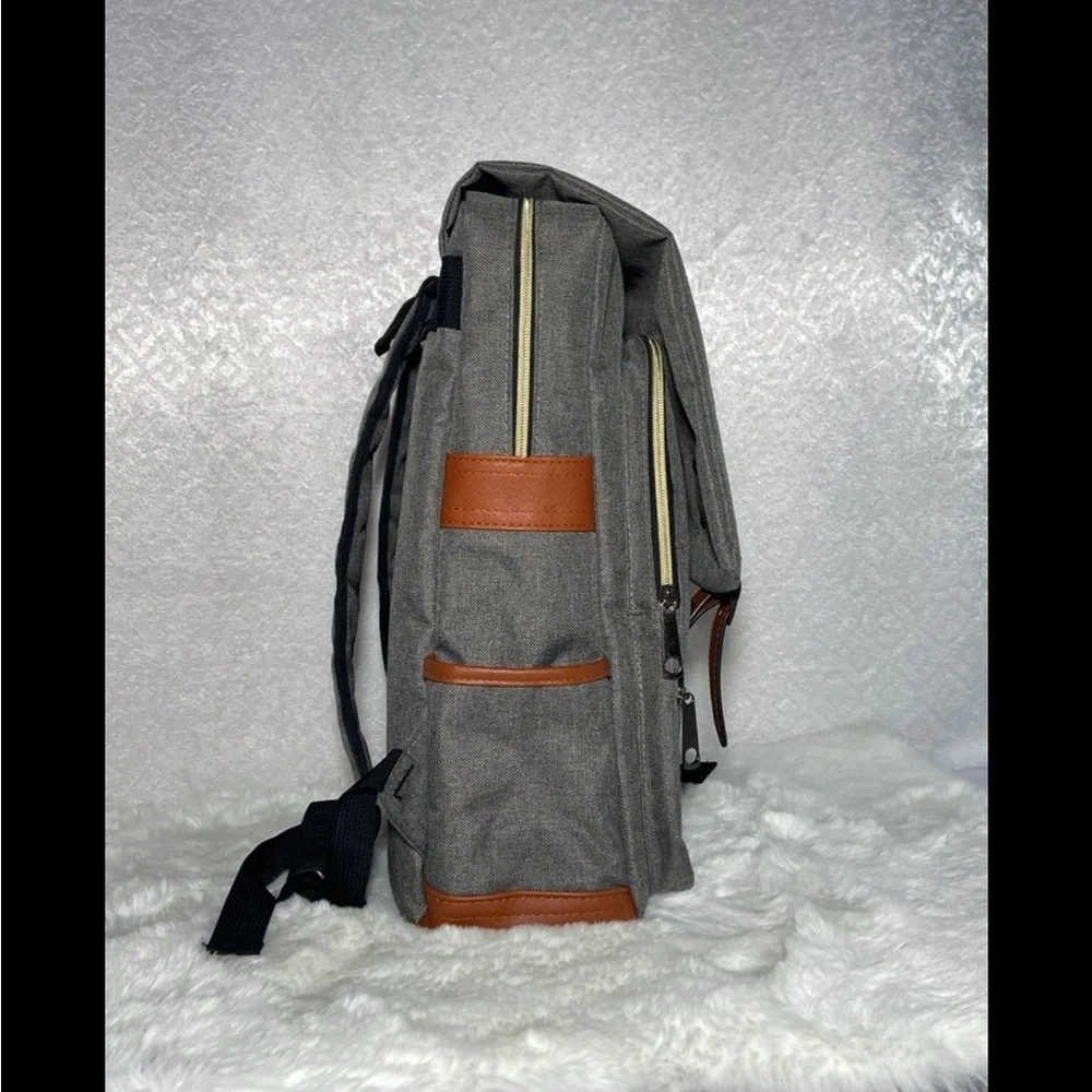 Mencio TRENDS Laptop Gray Backpack With USB Charging Connector